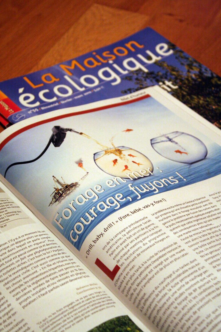 Photographie de l'insertion d'un photomontage dans l'article d'un magazine